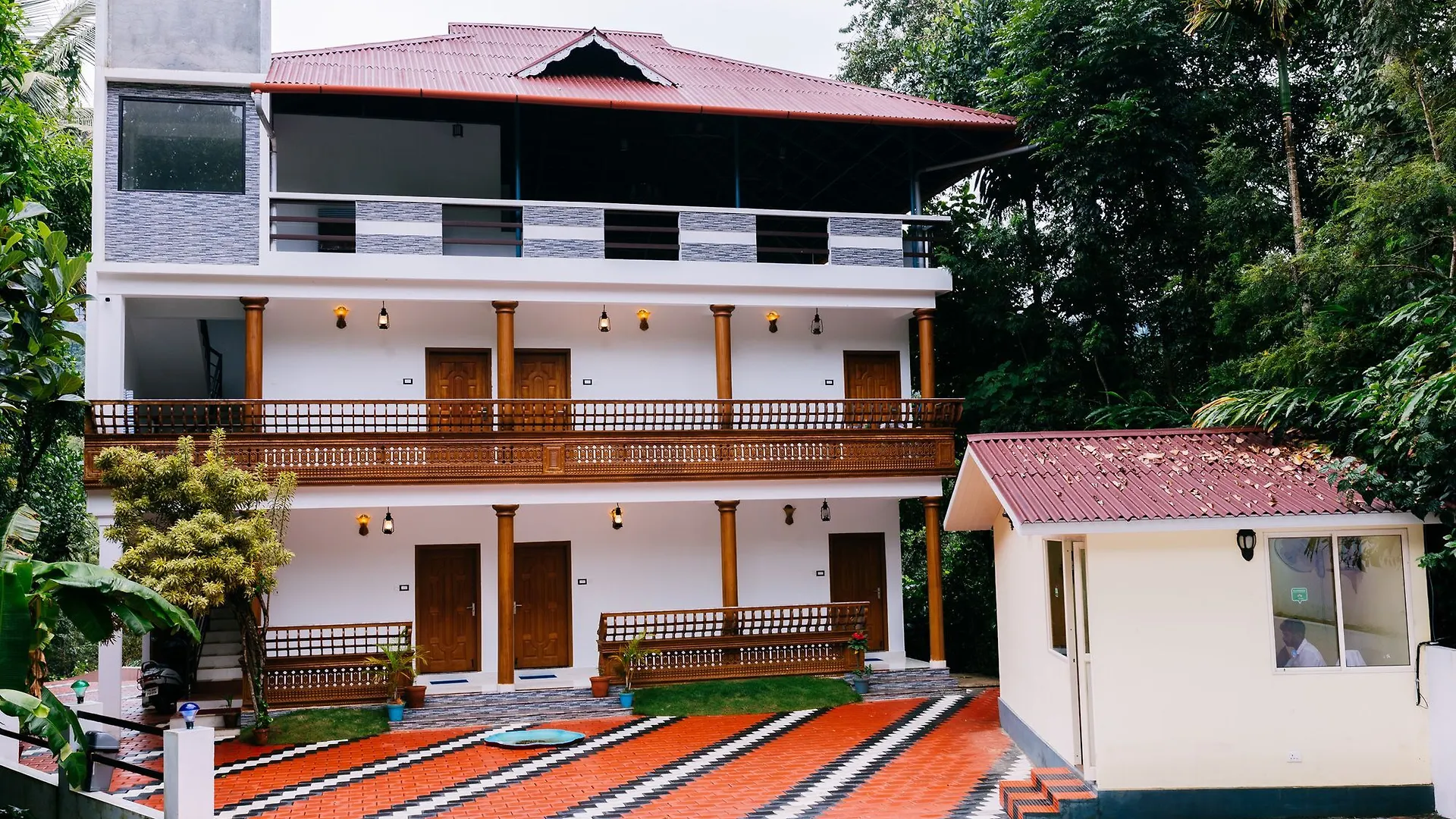 Oyo 9725 Hotel Misty River Munnar 2*,